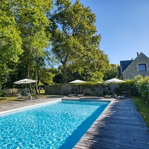 https://les-gites-du-plec-piscine.inbrittany.com